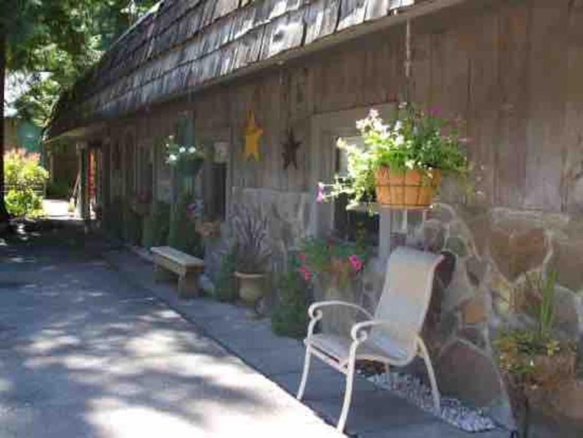 Updated + Clean Motel Room At The Base Of Mt Hood! Mount Hood Village Eksteriør billede